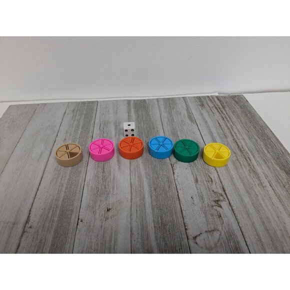Hasbro 1992 Trivial Pursuit 10th Anniversary Game Replacement Pie Pieces Dice - Picture 1 of 4